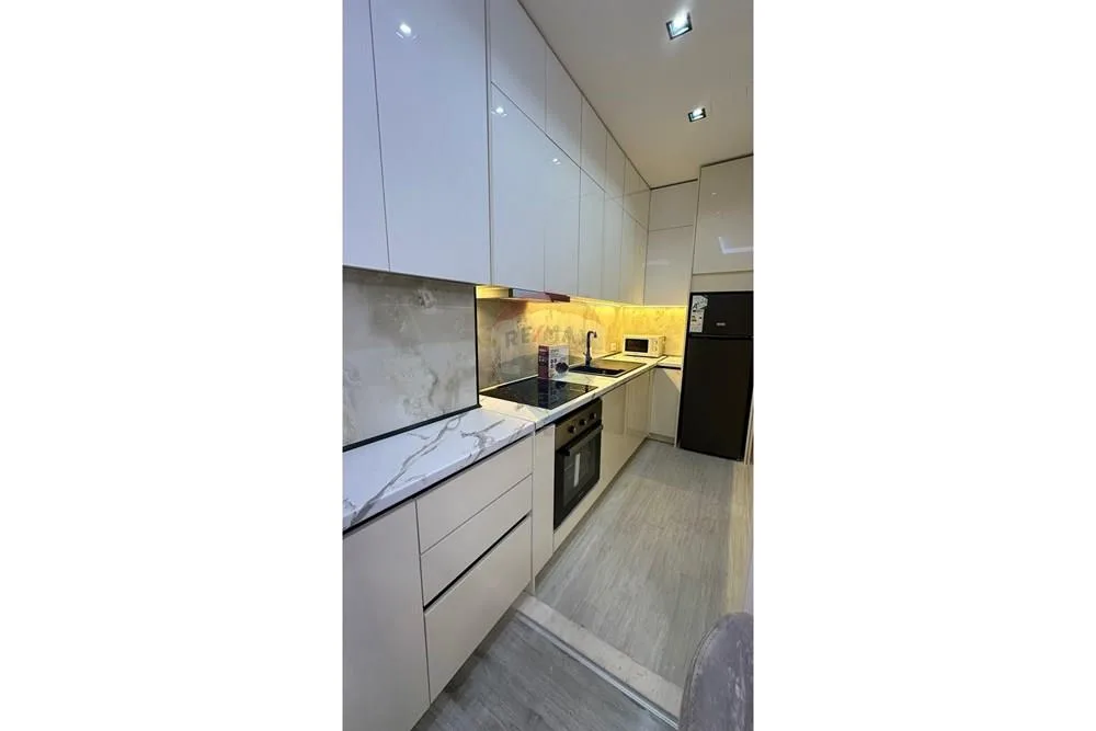 Jepet apartament me qira tek ruga Riza Cerova 2