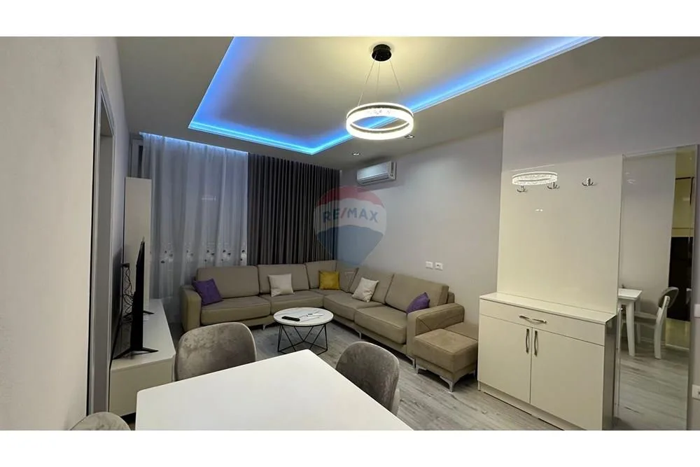 Jepet apartament me qira tek ruga Riza Cerova 3