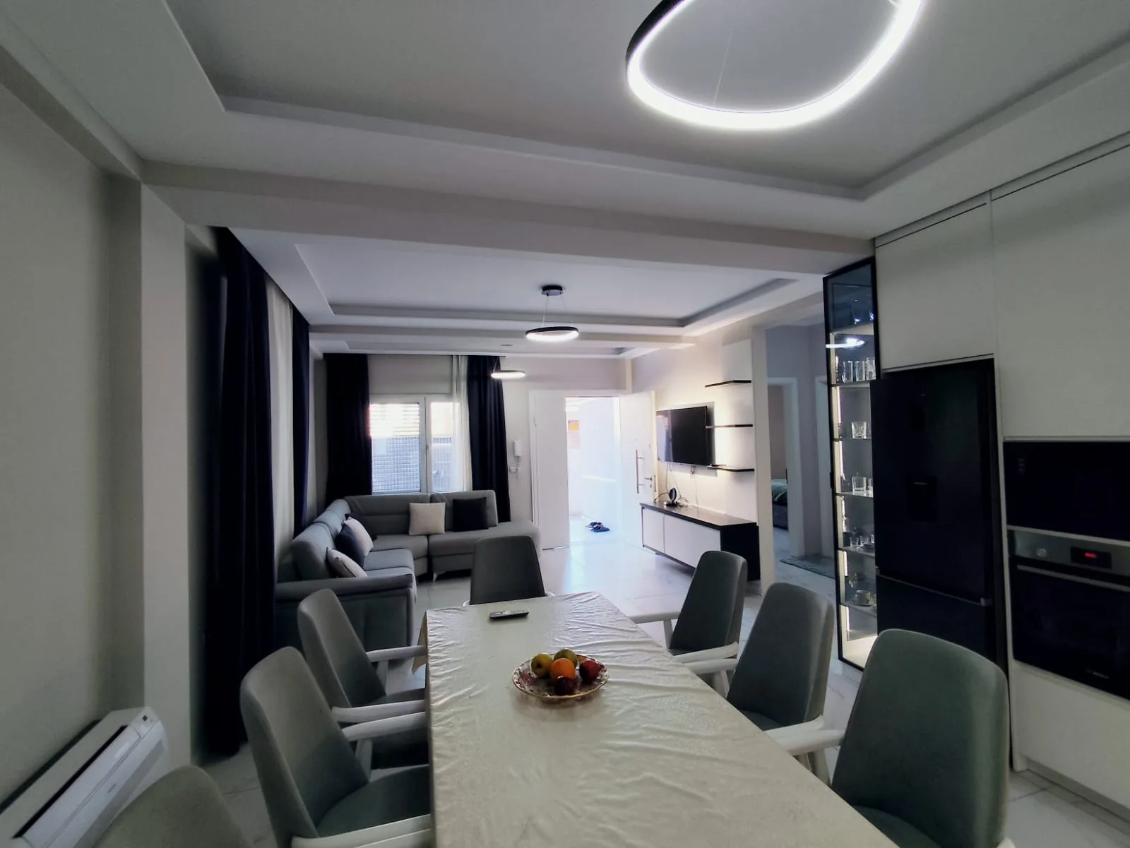 APARTAMENT ME QIRA, Selite 2