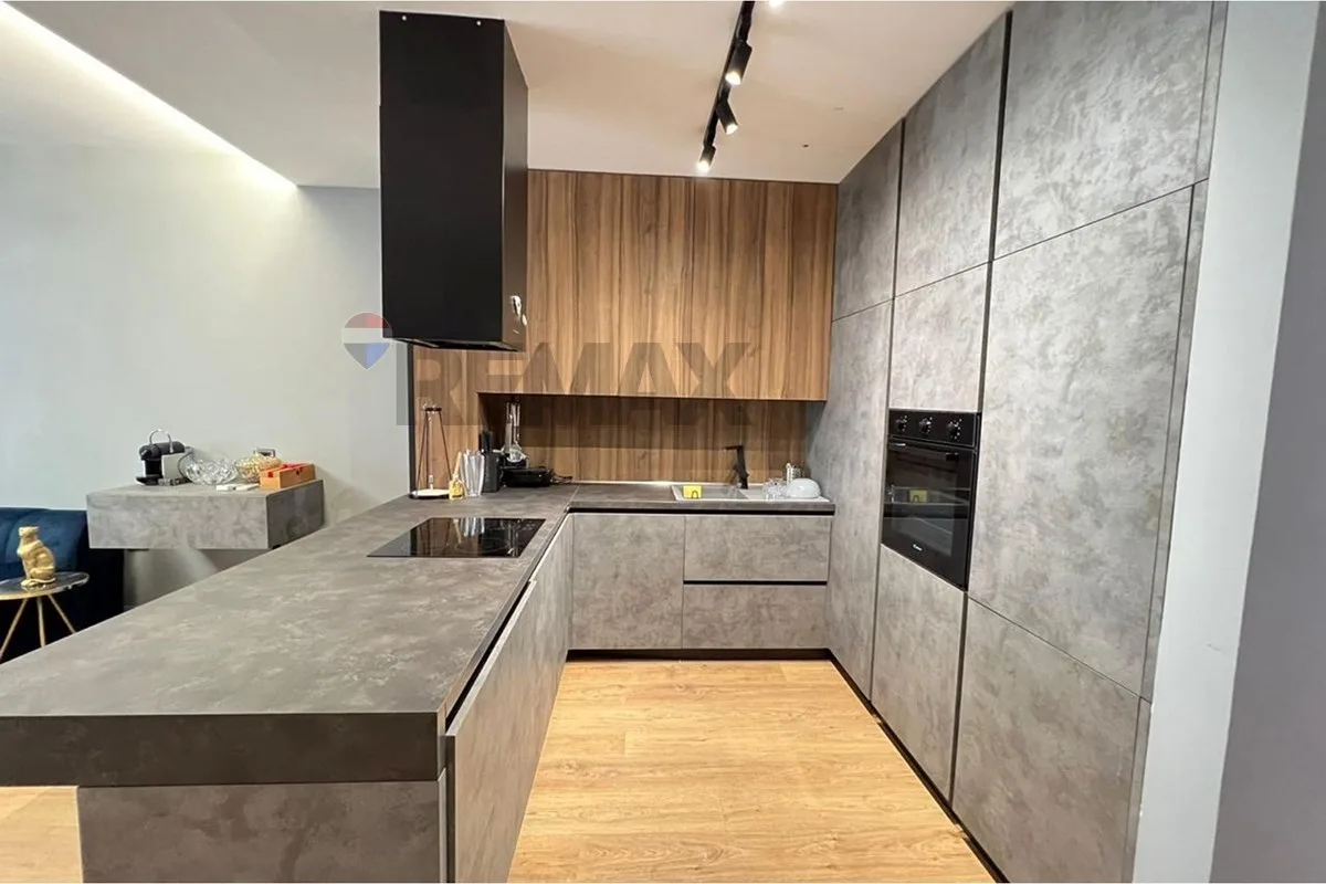 Shitet apartament te Liqeni i Thate 2