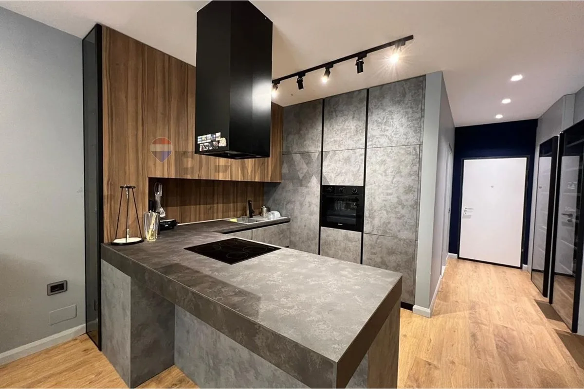 Shitet apartament te Liqeni i Thate 3