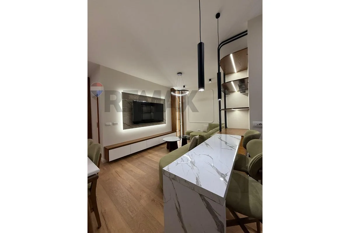 Jepet me qira apartament 2+1, Bulevardi Zogu I 3