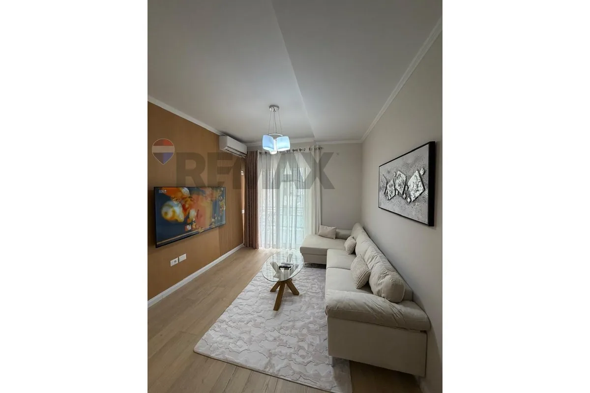 Shitet Apartament 1+1 tek Kompleksi Golden Park 3