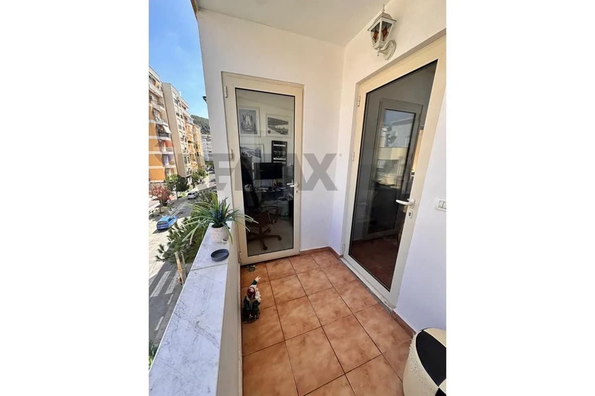 Shitet Apartament 1+1 Shkëmbi i Kavajës 3