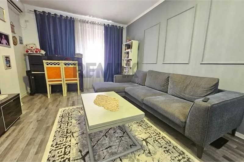 Jepet apartament 1+1 te Komuna e Parisit 3