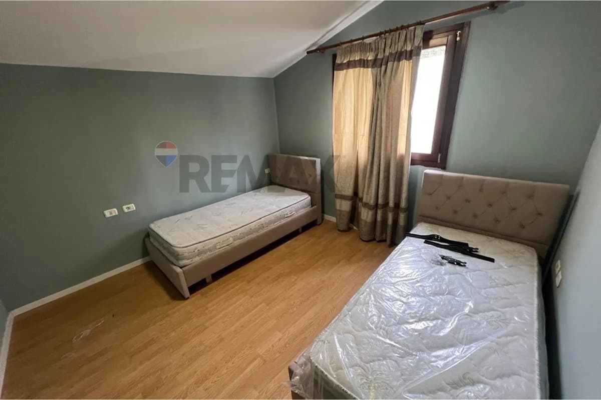 Shitet apartament 2+1+2 me verandë dhe post parkimi tek Kopshti Botanik. 2