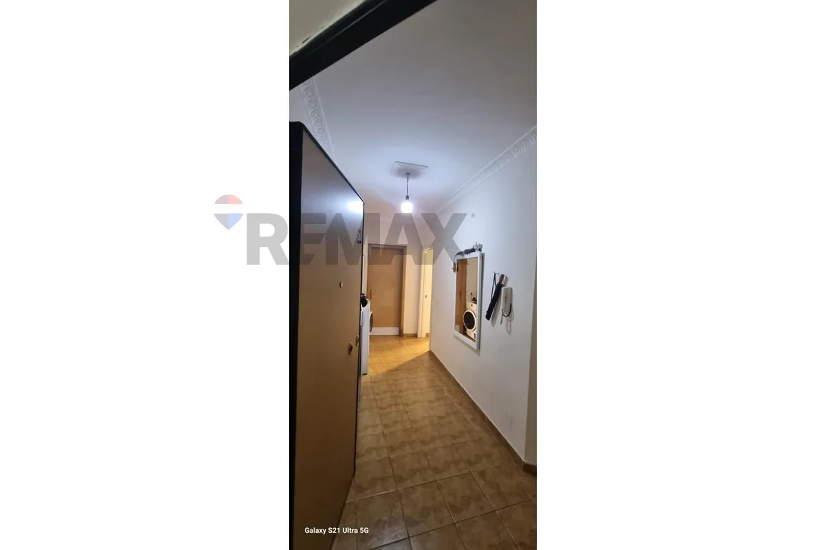 Jepet apartament me qira te rruga Loni Ligori 2