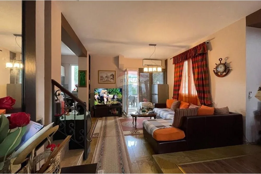 Vilë - Për Shitje - Qerret, Durrës 385,000 €