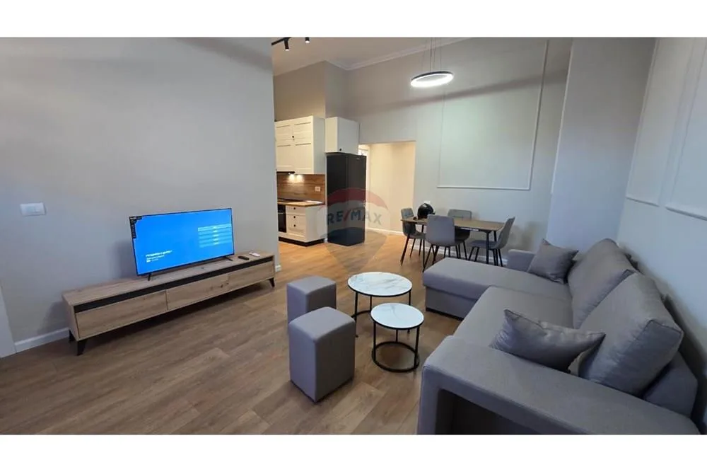 Jepet me qira apartament 1+1 tek Liqeni i Thatë