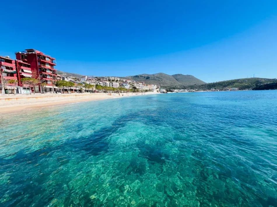 Kerkohet Ekonomist / Recepsionist ne Himare - ~1200€/MUAJ 3