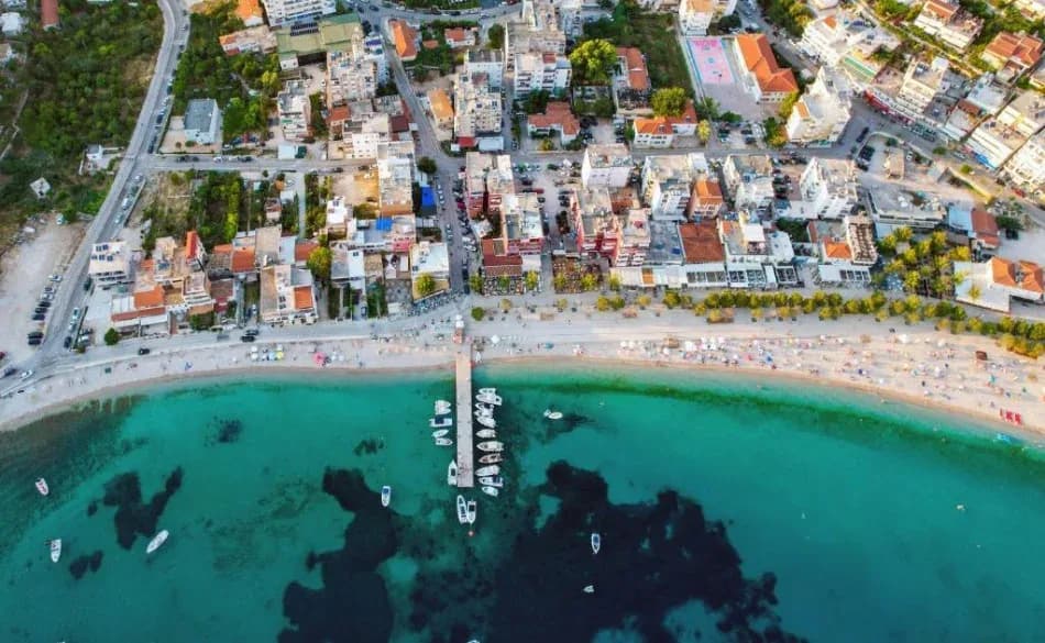 Kerkohet Ekonomist / Recepsionist ne Himare - ~1200€/MUAJ 2