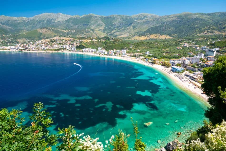 Kerkohet Ekonomist / Recepsionist ne Himare - ~1200€/MUAJ 4