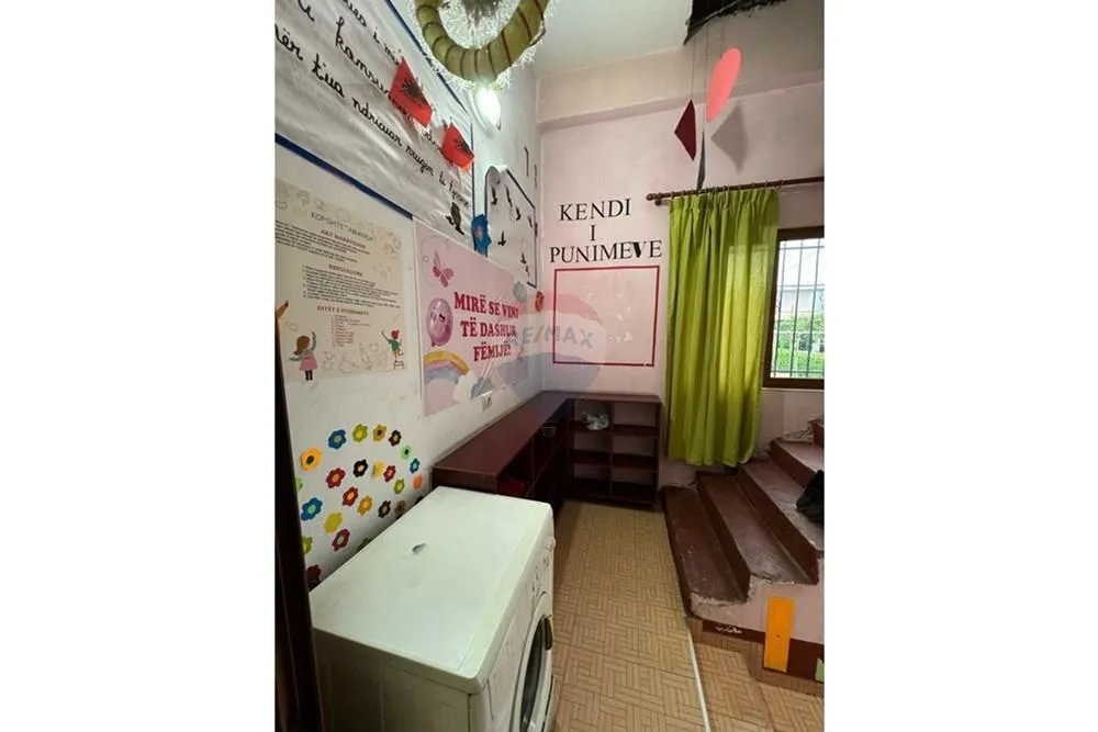 Ndërtesë Për Qira në Institut, Kamëz 3
