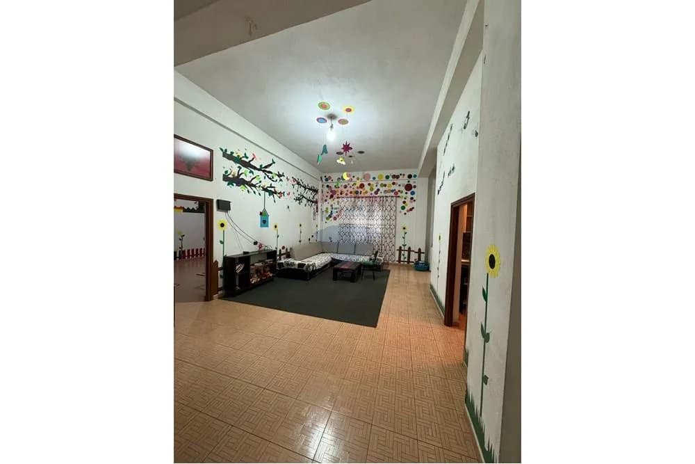 Ndërtesë Për Qira në Institut, Kamëz 4