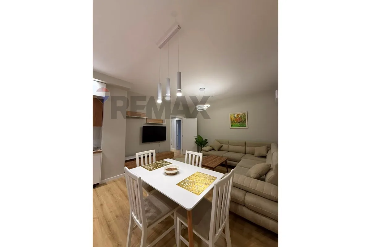 Disponohet për qira apartament 2+1, i pozicionuar në Rrugën Tedor Keko 4