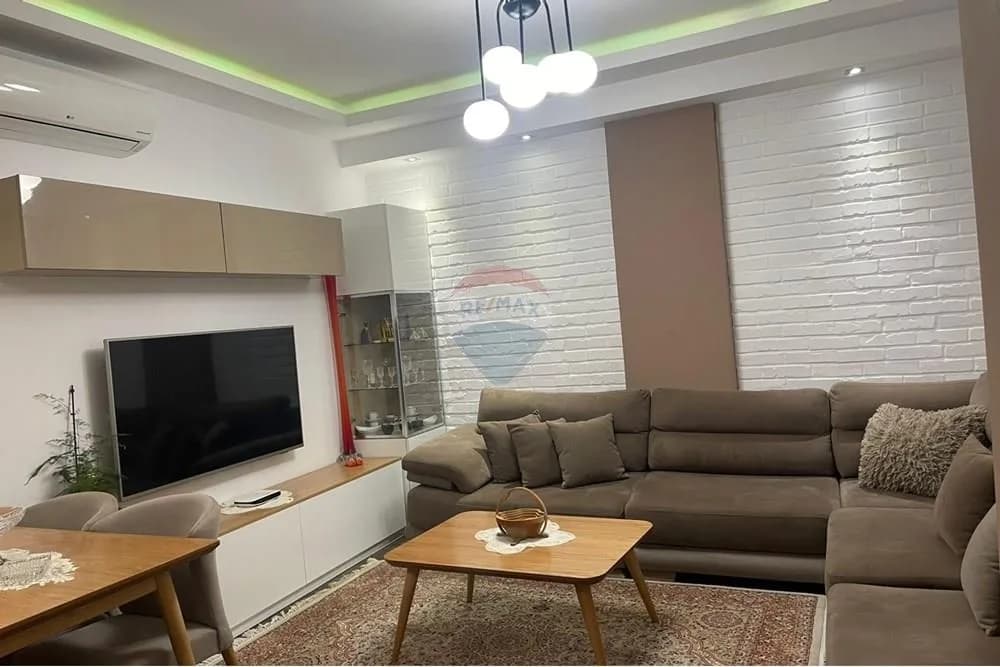 Jepet me qira apartament (2+1) Yzberisht 2