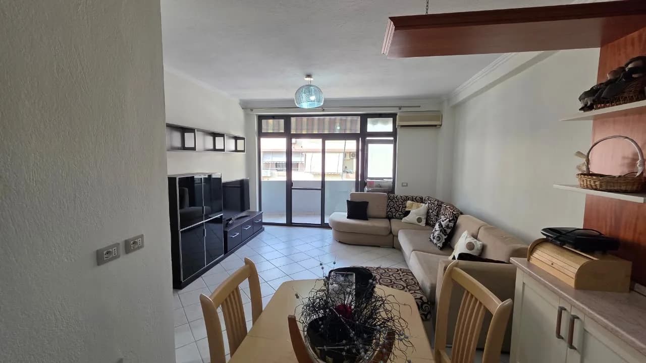 Jepet me qira apartament 2+1 - Komuna Parisit