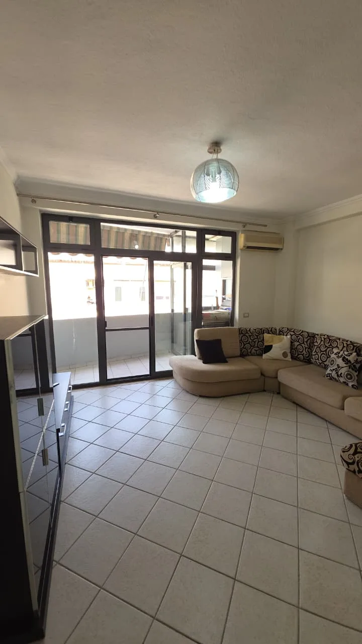 Jepet me qira apartament 2+1 - Komuna Parisit 2