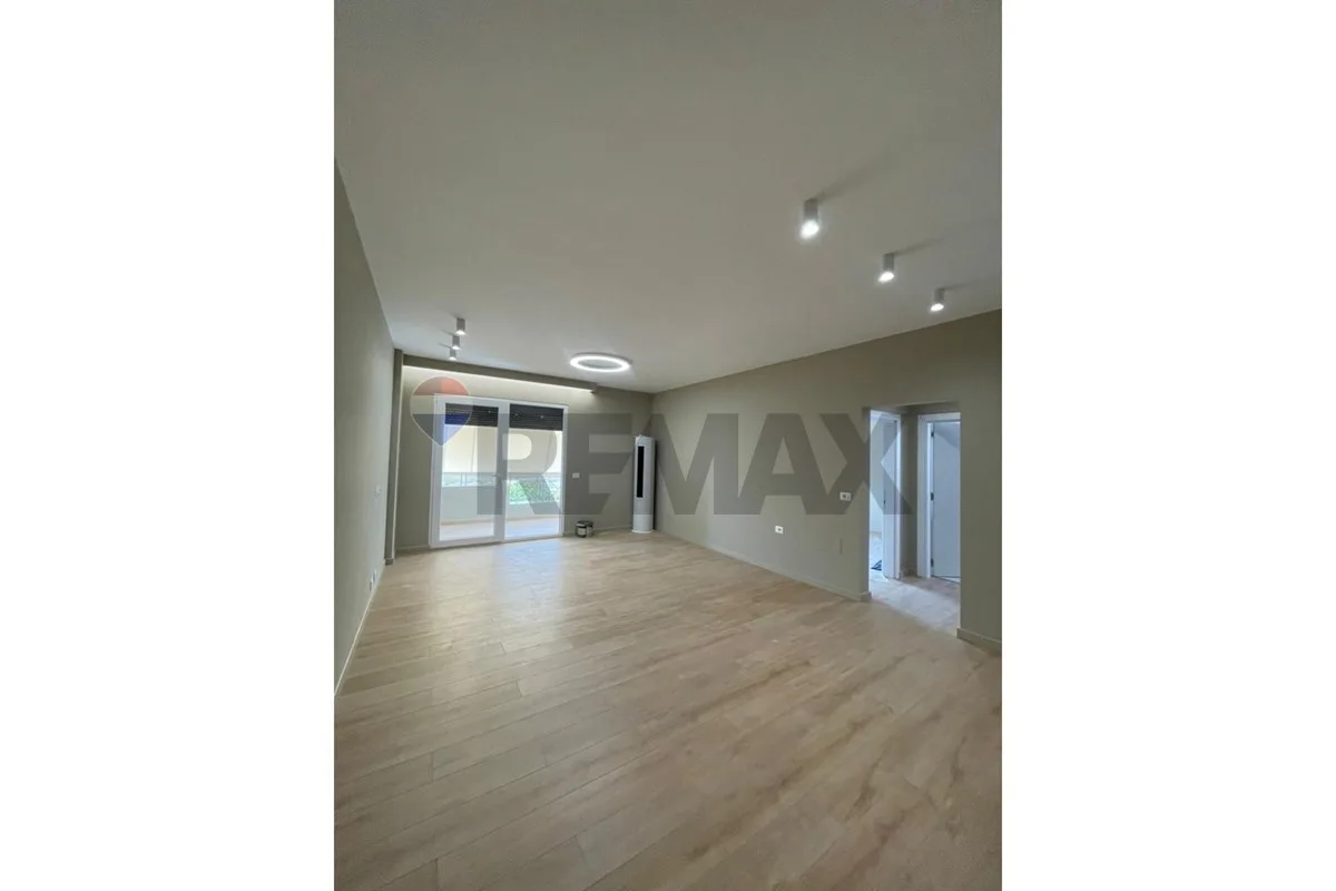 Shitet Apartament 1+1 tek Rruga Robert Shvarc 2