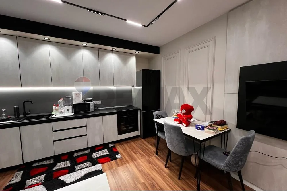 Apartament me qira 1+1 te Komuna e Parisit! 4