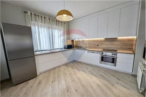 Jepet apartament 3+1+3 tualete plus post parkimi me qira ne nje nga zonat me te preferuara afer Liqenit Artificial