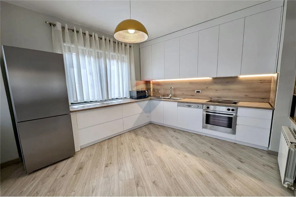 Jepet apartament 3+1+3 tualete plus post parkimi me qira ne nje nga zonat me te preferuara afer Liqenit Artificial 2