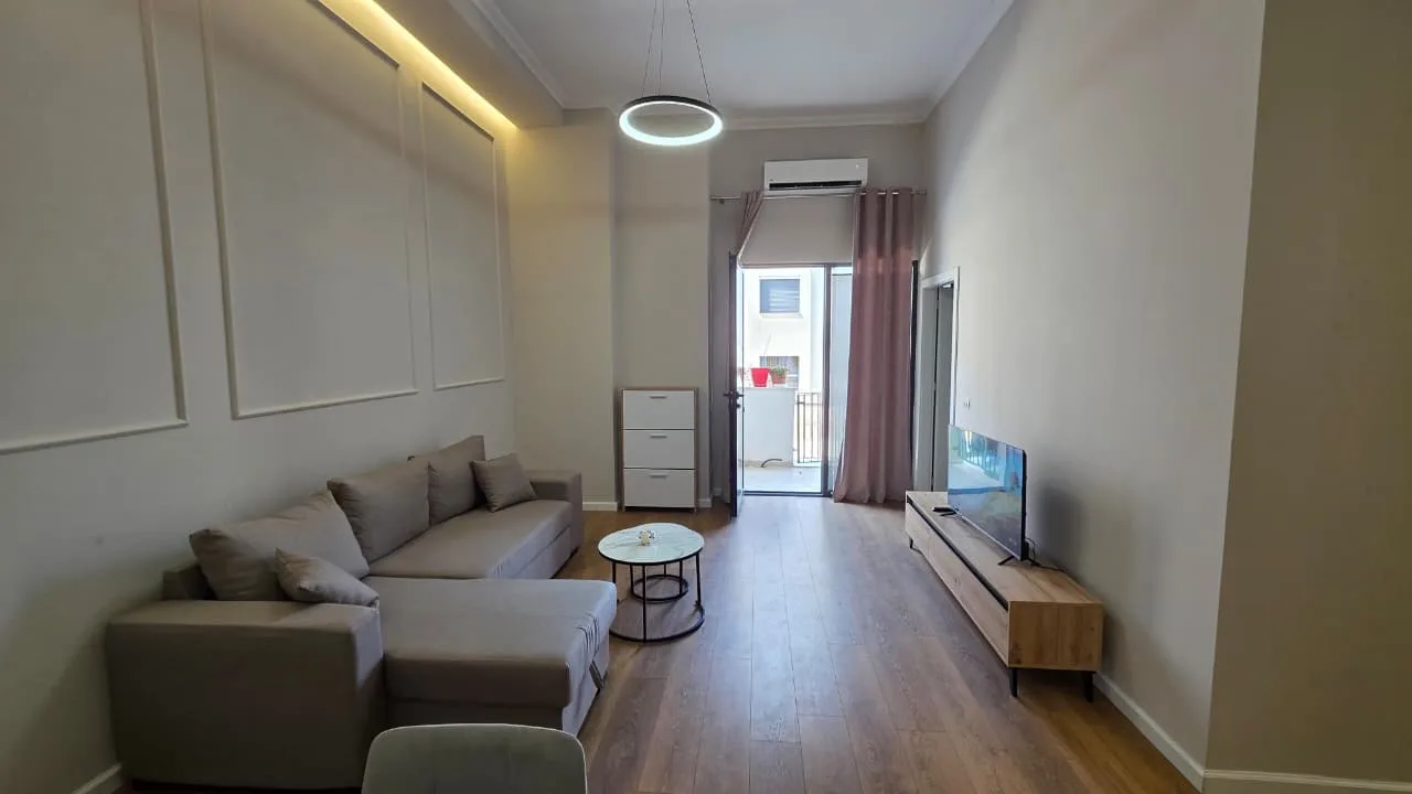 Apartament - Për Qira - Liqeni I Thatë, Tiranë